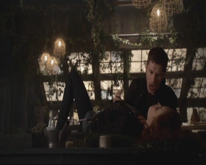 VampireDiariesWorld-dot-org_TheOriginals1x18TheBigUneasy0988.jpg