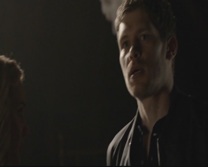 VampireDiariesWorld-dot-org_TheOriginals1x19AnUnblinkingDeath0830.jpg