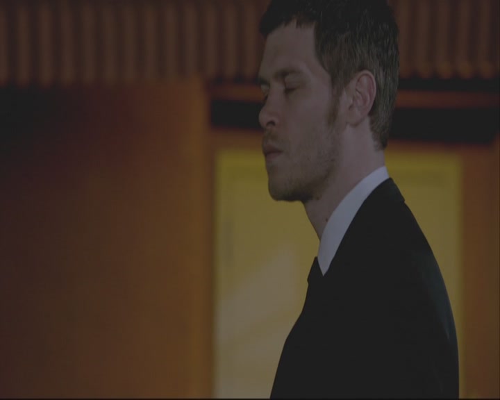 VampireDiariesWorld-dot-org_TheOriginals1x20ACloserWalkWithThee-deletedscene0080.jpg