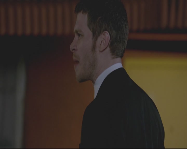 VampireDiariesWorld-dot-org_TheOriginals1x20ACloserWalkWithThee-deletedscene0118.jpg