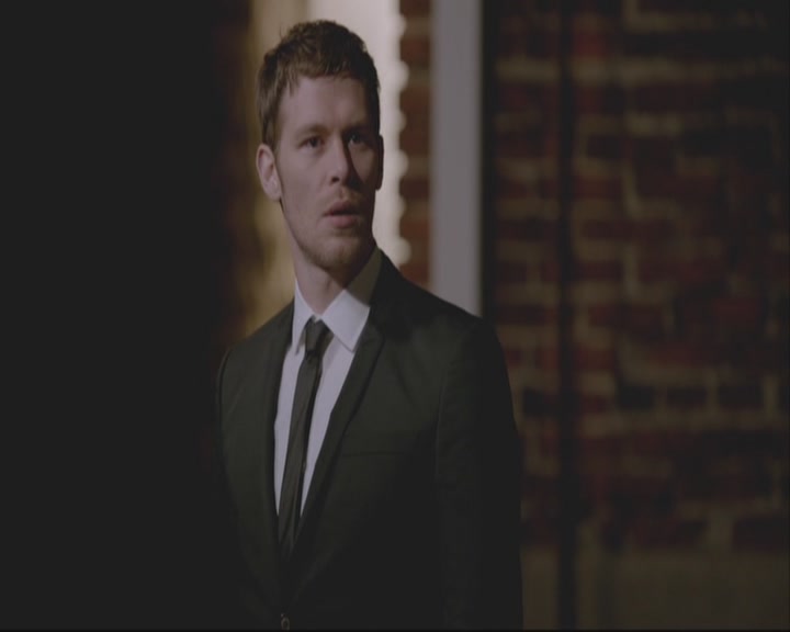 VampireDiariesWorld-dot-org_TheOriginals1x20ACloserWalkWithThee-deletedscene0212.jpg