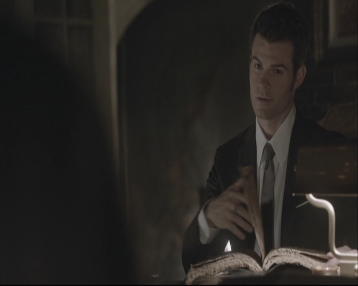 VampireDiariesWorld-dot-org_TheOriginals1x21TheBattleOfNewOrleans-deletedscene0039.jpg