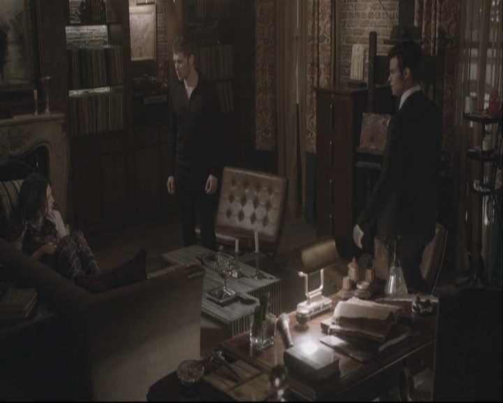 VampireDiariesWorld-dot-org_TheOriginals1x21TheBattleOfNewOrleans-deletedscene0053.jpg