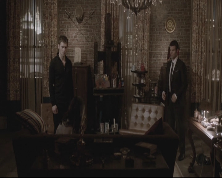 VampireDiariesWorld-dot-org_TheOriginals1x21TheBattleOfNewOrleans-deletedscene0057.jpg