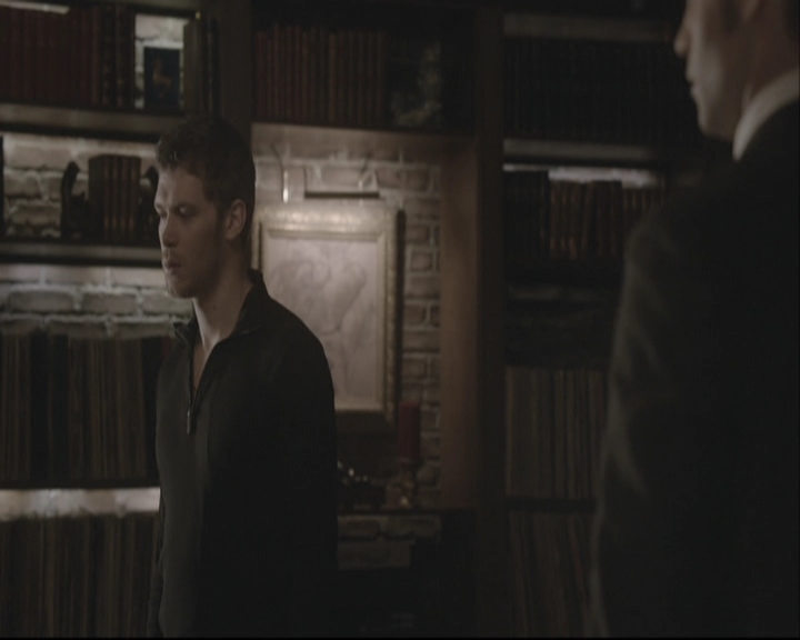 VampireDiariesWorld-dot-org_TheOriginals1x21TheBattleOfNewOrleans-deletedscene0059.jpg