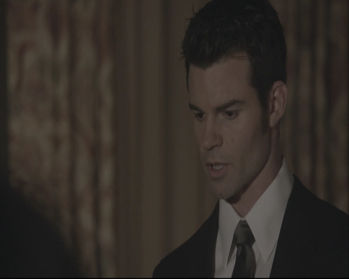 VampireDiariesWorld-dot-org_TheOriginals1x21TheBattleOfNewOrleans-deletedscene0075.jpg