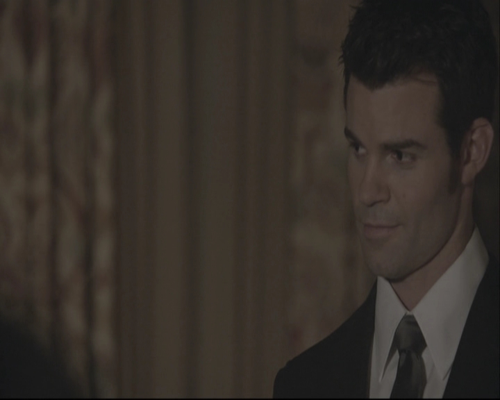 VampireDiariesWorld-dot-org_TheOriginals1x21TheBattleOfNewOrleans-deletedscene0087.jpg