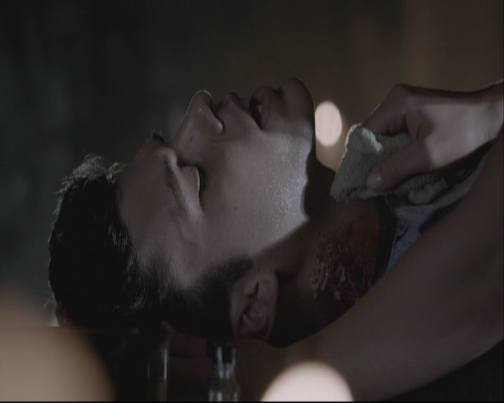 VampireDiariesWorld-dot-org_TheOriginals1x21TheBattleOfNewOrleans-deletedscene0121.jpg