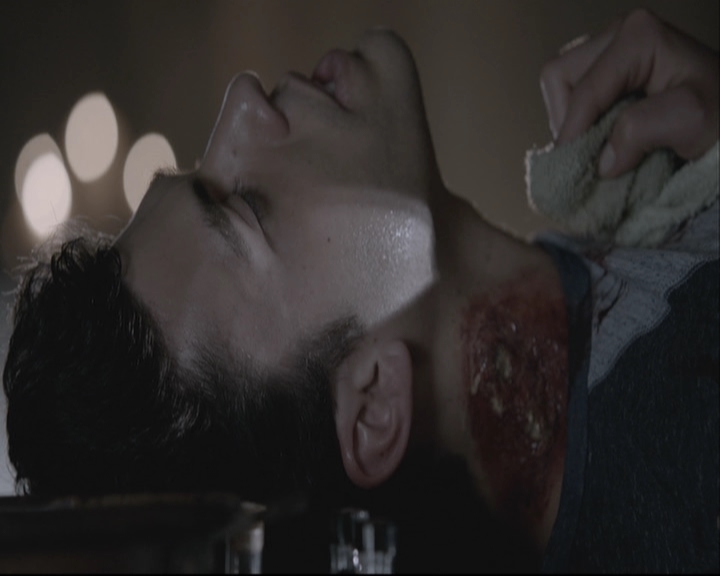 VampireDiariesWorld-dot-org_TheOriginals1x21TheBattleOfNewOrleans-deletedscene0140.jpg