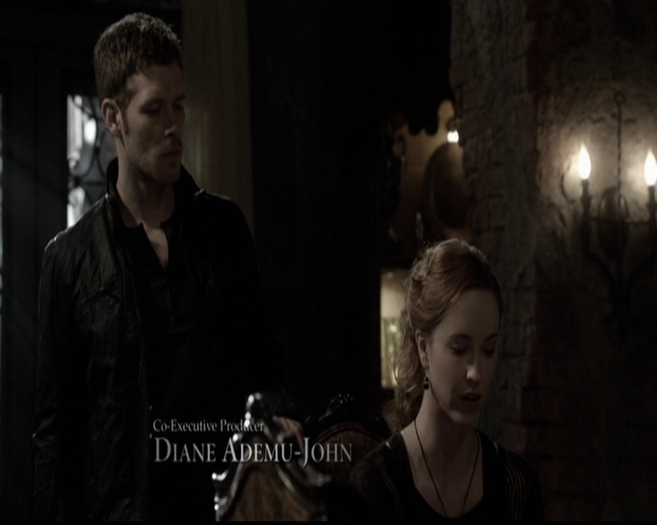 VampireDiariesWorld-dot-org_TheOriginals1x21TheBattleOfNewOrleans0208.jpg