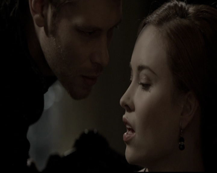 VampireDiariesWorld-dot-org_TheOriginals1x21TheBattleOfNewOrleans0247.jpg