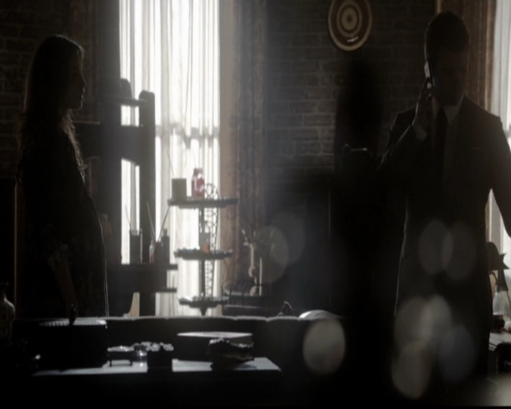 VampireDiariesWorld-dot-org_TheOriginals1x21TheBattleOfNewOrleans0511.jpg