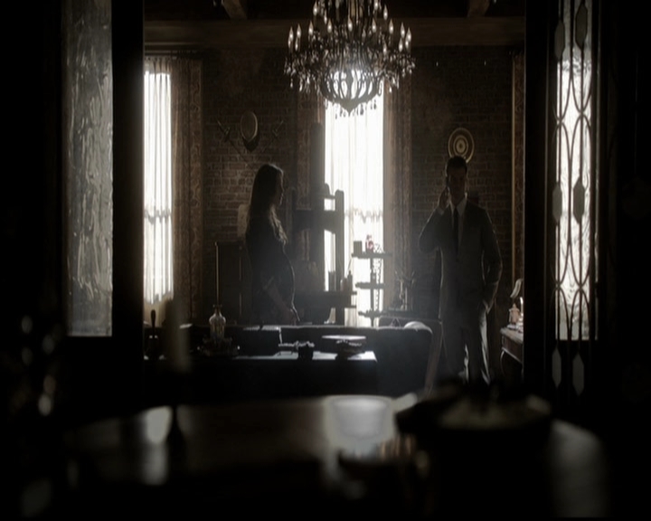 VampireDiariesWorld-dot-org_TheOriginals1x21TheBattleOfNewOrleans0521.jpg