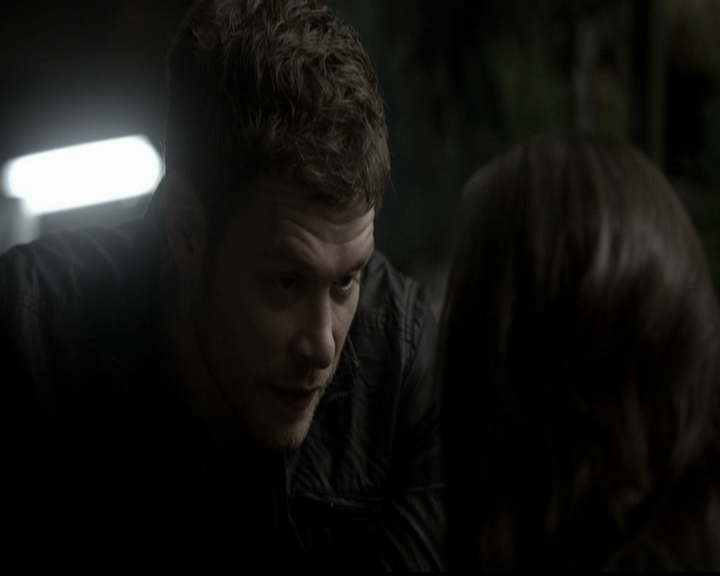 VampireDiariesWorld-dot-org_TheOriginals1x21TheBattleOfNewOrleans0621.jpg