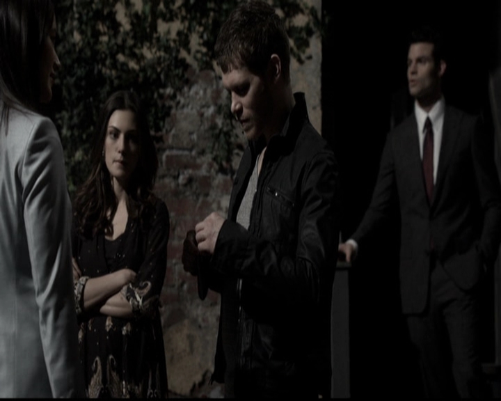 VampireDiariesWorld-dot-org_TheOriginals1x21TheBattleOfNewOrleans1034.jpg