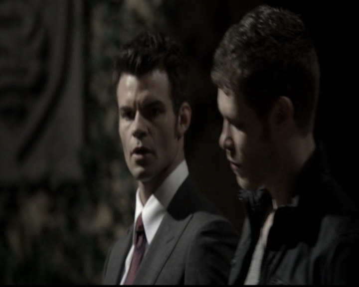 VampireDiariesWorld-dot-org_TheOriginals1x21TheBattleOfNewOrleans1038.jpg