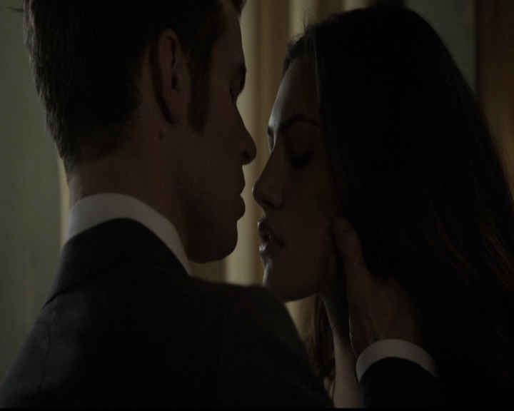 VampireDiariesWorld-dot-org_TheOriginals1x21TheBattleOfNewOrleans1186.jpg