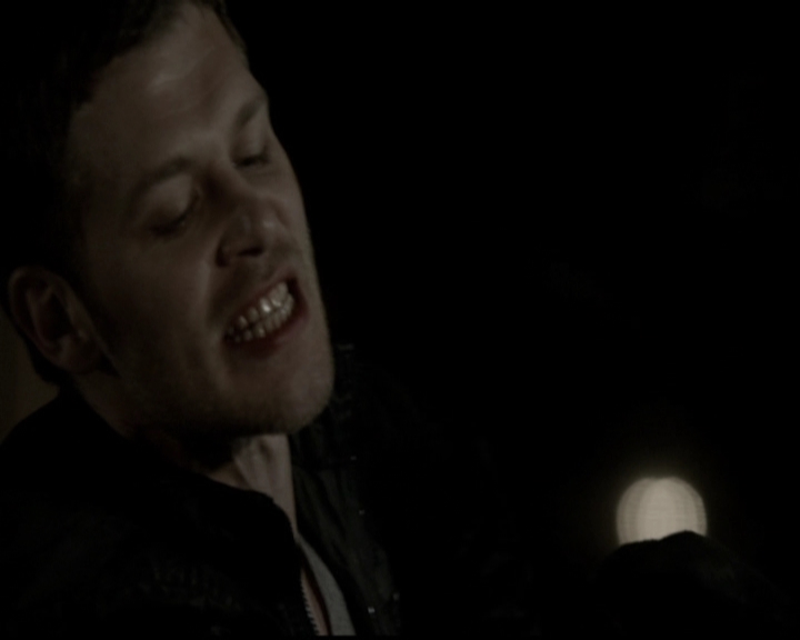 VampireDiariesWorld-dot-org_TheOriginals1x21TheBattleOfNewOrleans1710.jpg