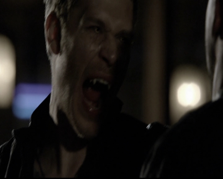 VampireDiariesWorld-dot-org_TheOriginals1x21TheBattleOfNewOrleans1719.jpg