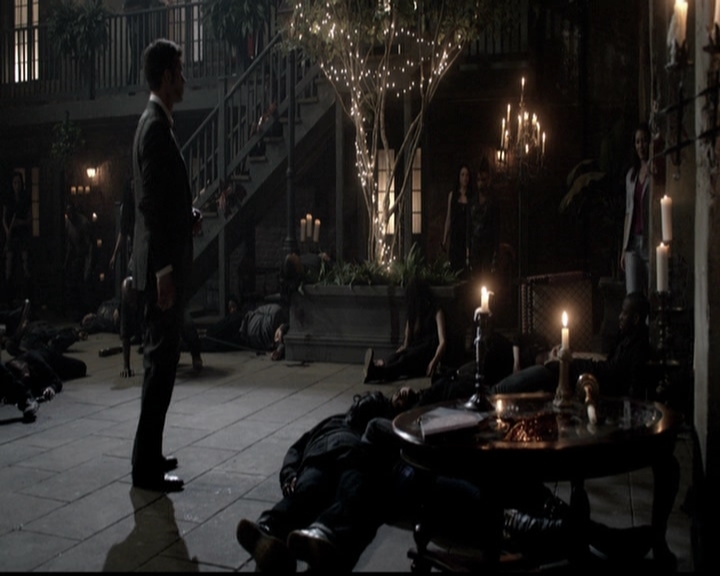 VampireDiariesWorld-dot-org_TheOriginals1x21TheBattleOfNewOrleans1799.jpg