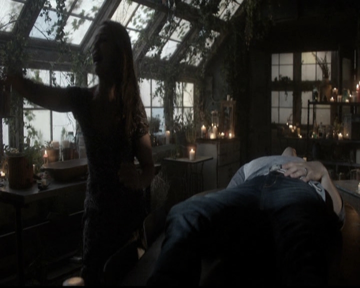 VampireDiariesWorld-dot-org_TheOriginals1x21TheBattleOfNewOrleans1969.jpg