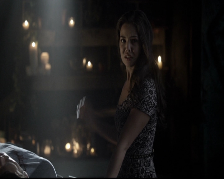 VampireDiariesWorld-dot-org_TheOriginals1x21TheBattleOfNewOrleans1974.jpg