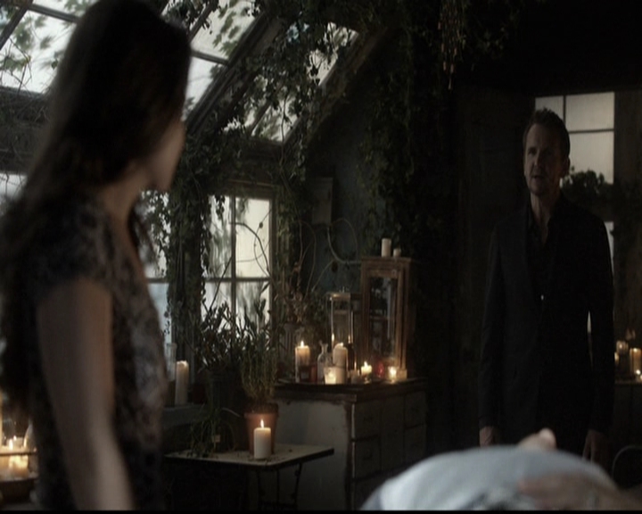 VampireDiariesWorld-dot-org_TheOriginals1x21TheBattleOfNewOrleans1975.jpg