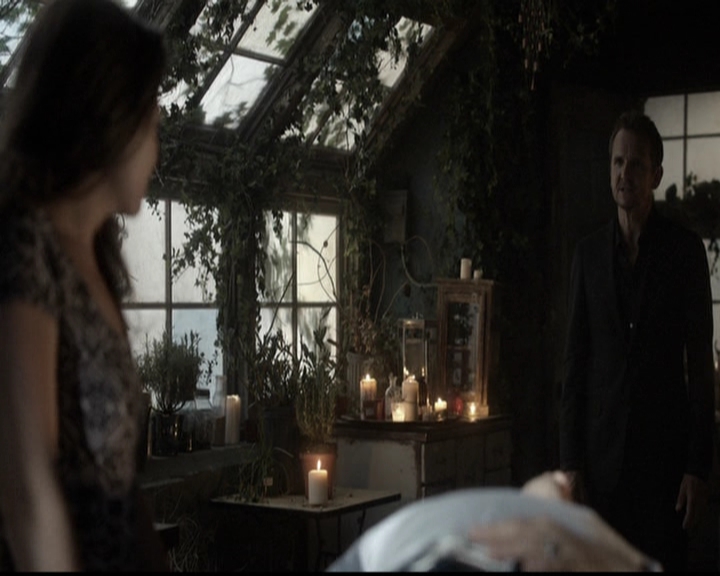 VampireDiariesWorld-dot-org_TheOriginals1x21TheBattleOfNewOrleans1977.jpg