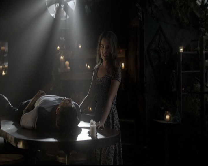 VampireDiariesWorld-dot-org_TheOriginals1x21TheBattleOfNewOrleans1979.jpg