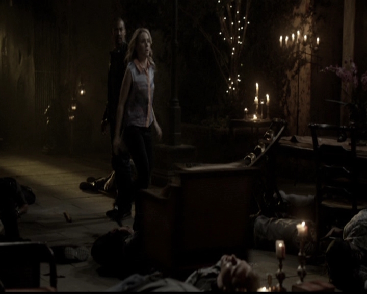 VampireDiariesWorld-dot-org_TheOriginals1x21TheBattleOfNewOrleans2220.jpg