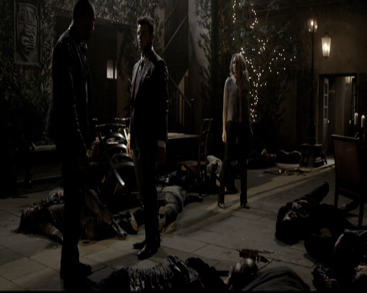 VampireDiariesWorld-dot-org_TheOriginals1x21TheBattleOfNewOrleans2234.jpg