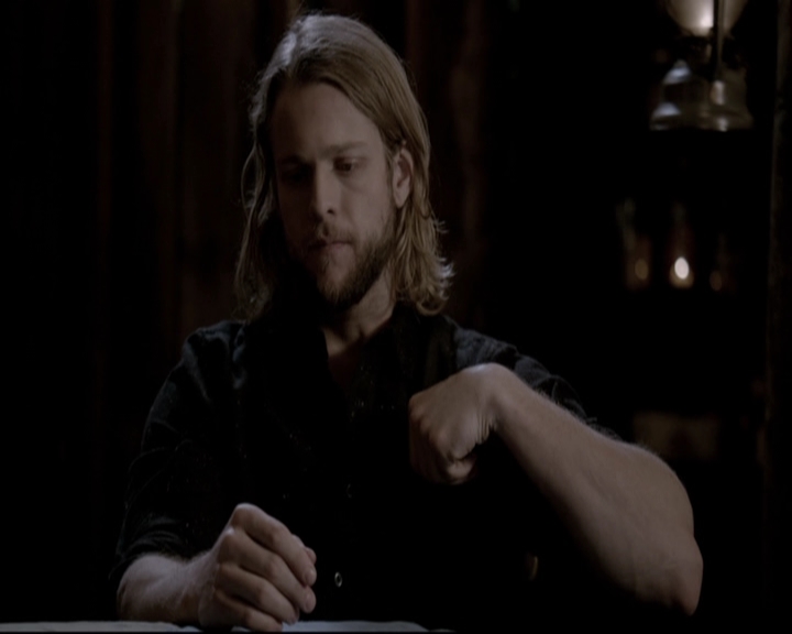 VampireDiariesWorld-dot-org_TheOriginals1x22FromACradleToAGrave-deletedscene0339.jpg