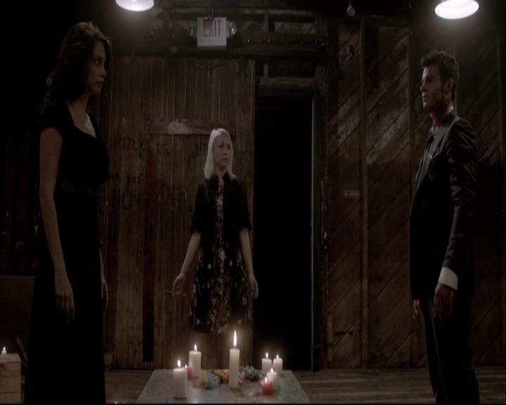 VampireDiariesWorld-dot-org_TheOriginals1x22FromACradleToAGrave-deletedscene0376.jpg