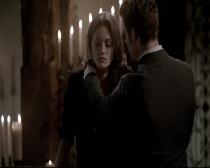 VampireDiariesWorld-dot-org_TheOriginals1x22FromACradleToAGrave-deletedscene0513.jpg