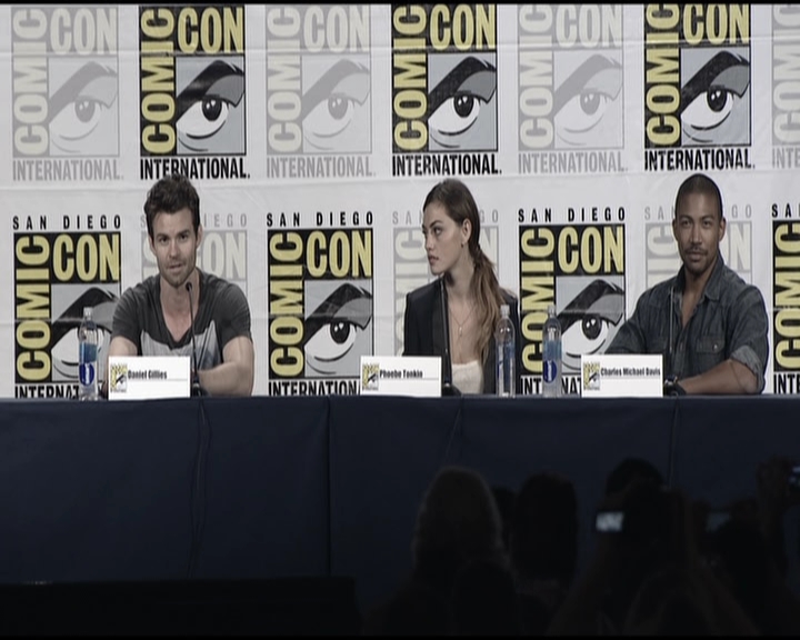 VampireDiariesWorld-dot-org_TheOriginalsS1-2013ComicConPanel0153.jpg