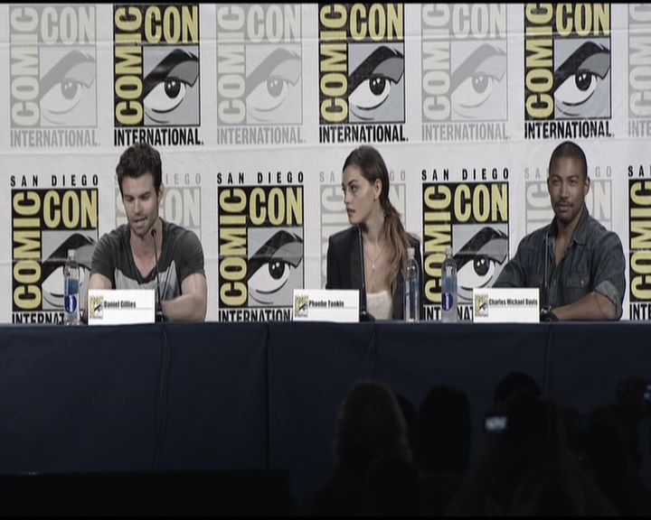 VampireDiariesWorld-dot-org_TheOriginalsS1-2013ComicConPanel0154.jpg