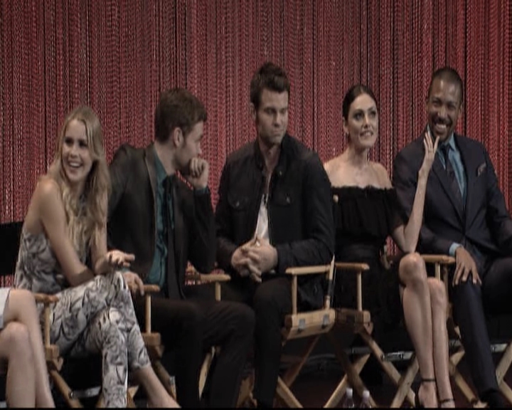 VampireDiariesWorld-dot-org_TheOriginalsS1-2014PaleyFestPanel1518.jpg