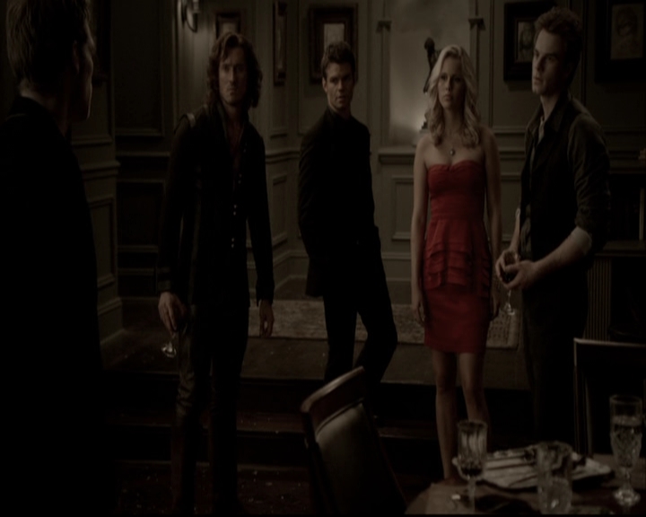 VampireDiariesWorld-dot-org_TheOriginalsS1-TheOriginalVampires-ABiteSizesStory0193.jpg