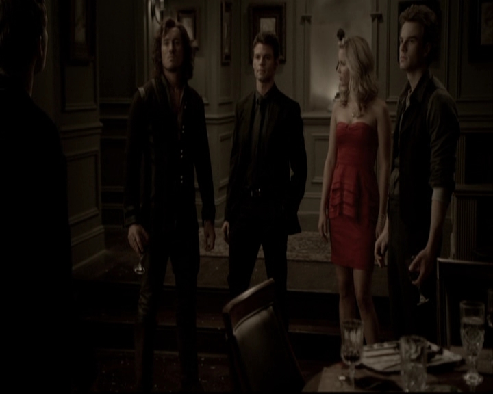 VampireDiariesWorld-dot-org_TheOriginalsS1-TheOriginalVampires-ABiteSizesStory0195.jpg
