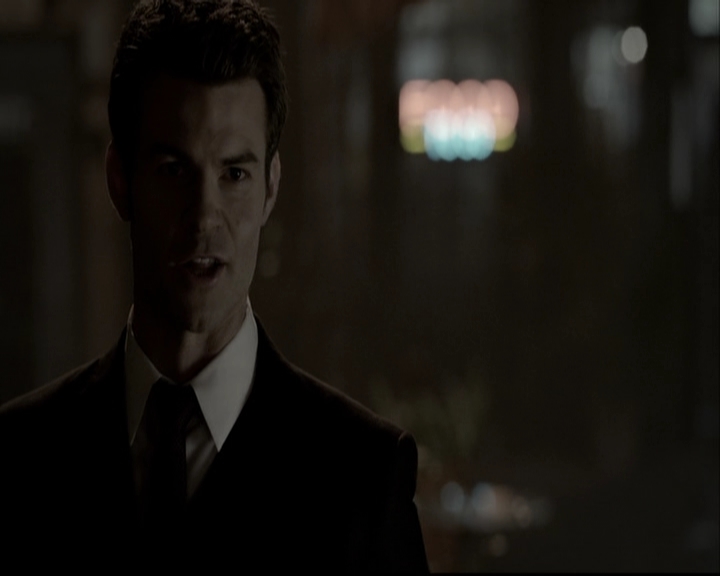 VampireDiariesWorld-dot-org_TheOriginalsS1-TheOriginalVampires-ABiteSizesStory0257.jpg