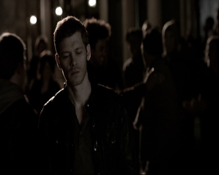 VampireDiariesWorld-dot-org_TheOriginalsS1-TheOriginals-Origins0681.jpg