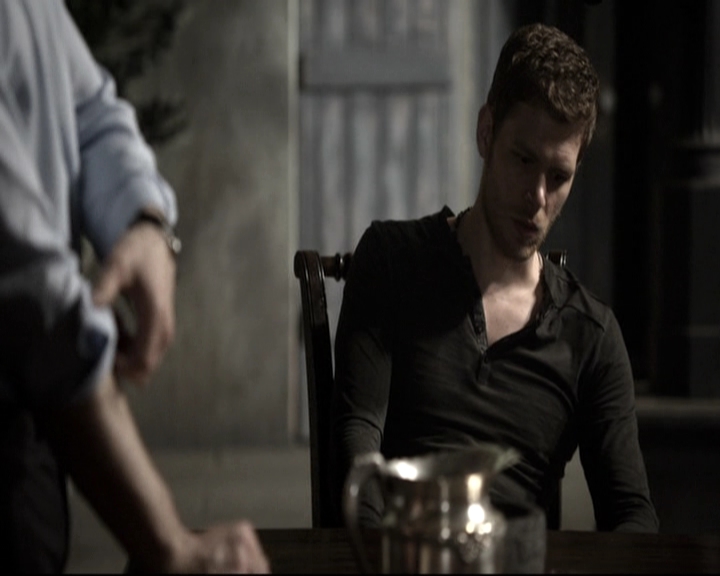 VampireDiariesWorld-dot-nl_TheOriginals-2x01Rebirth2010.jpg