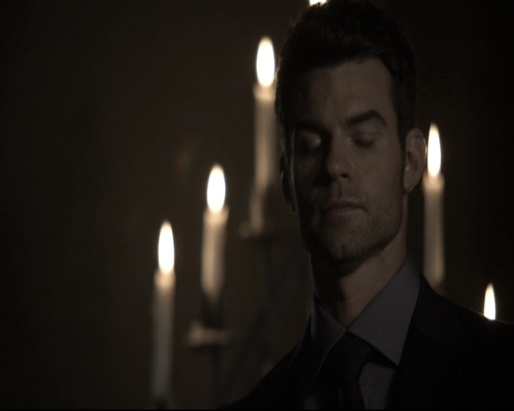 VampireDiariesWorld-dot-nl_TheOriginals-2x02AliveAndKicking1983.jpg