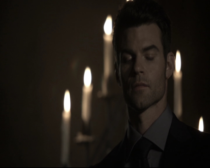 VampireDiariesWorld-dot-nl_TheOriginals-2x02AliveAndKicking1984.jpg