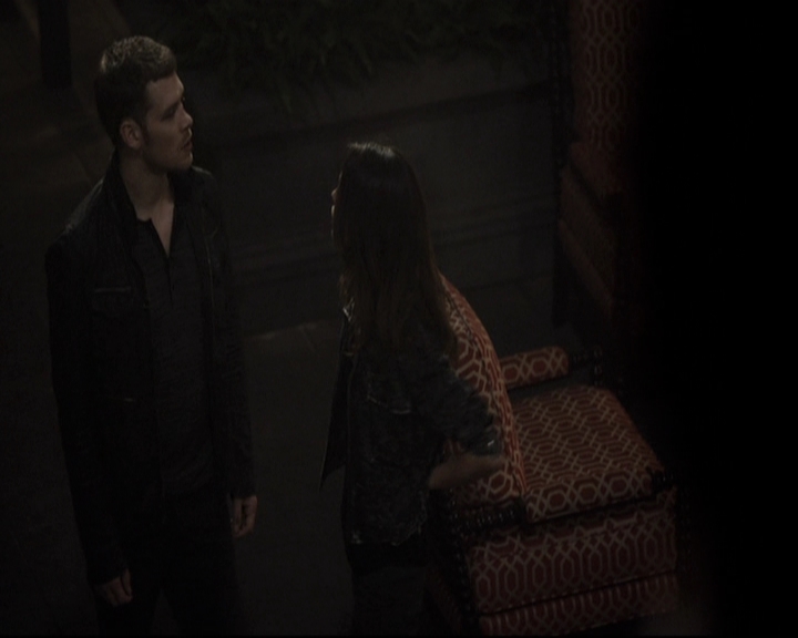 VampireDiariesWorld-dot-nl_TheOriginals-2x02AliveAndKicking1985.jpg