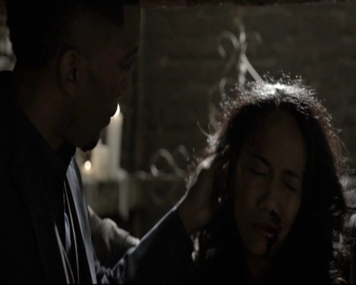 VampireDiariesWorld-dot-nl_TheOriginals-2x03EveryMothersSon0887.jpg