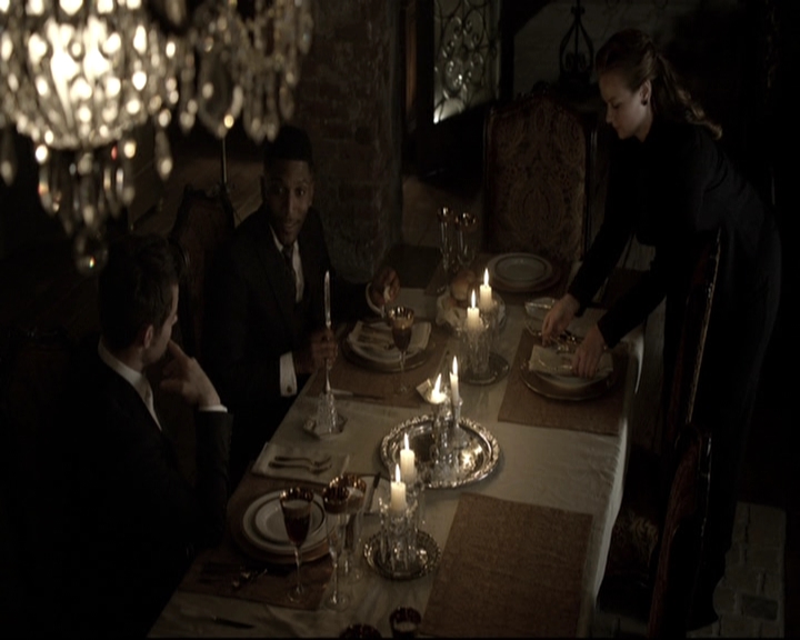 VampireDiariesWorld-dot-nl_TheOriginals-2x03EveryMothersSon1228.jpg