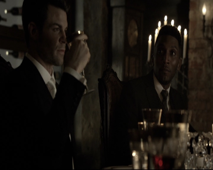 VampireDiariesWorld-dot-nl_TheOriginals-2x03EveryMothersSon1312.jpg