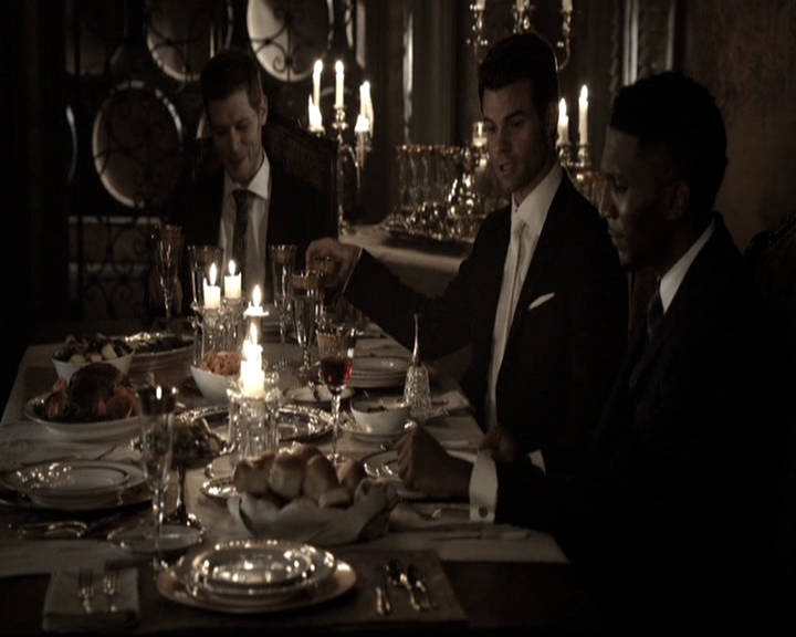 VampireDiariesWorld-dot-nl_TheOriginals-2x03EveryMothersSon1380.jpg