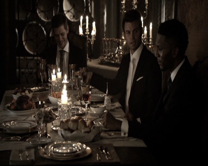 VampireDiariesWorld-dot-nl_TheOriginals-2x03EveryMothersSon1381.jpg